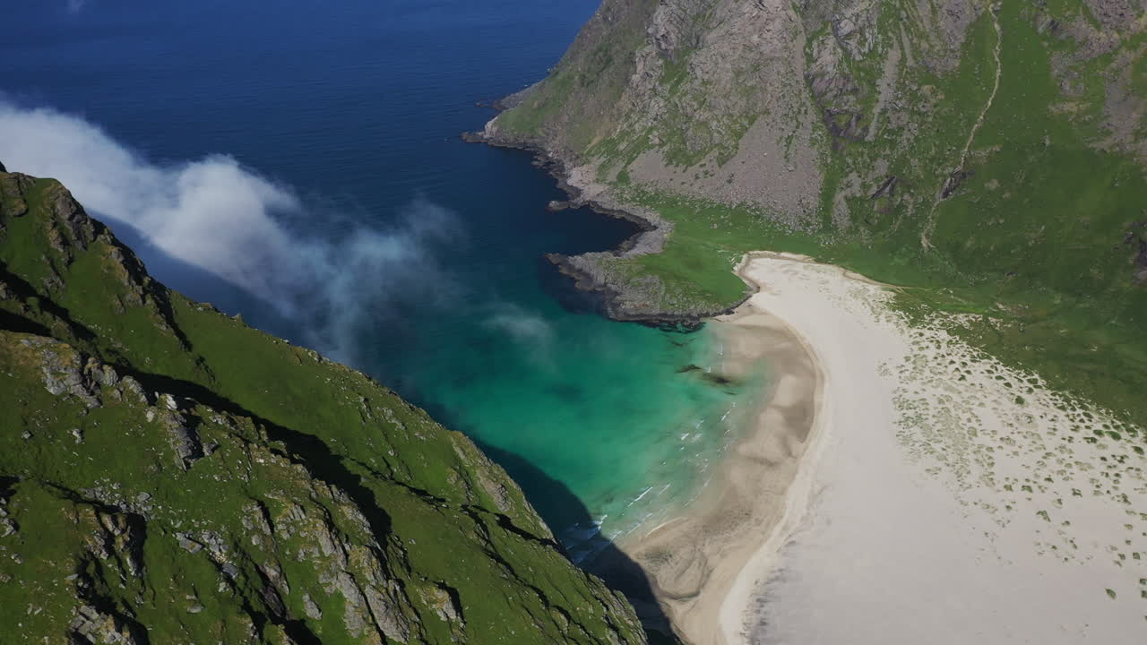 영화적 하향 각도 드론  ⁇  호세이드 해변 피르코이즈 파란 물