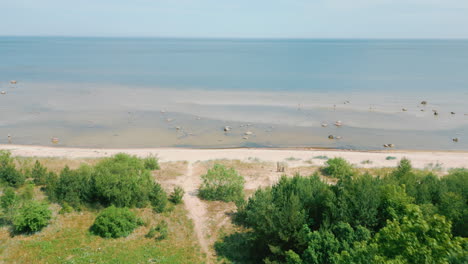 Ciudad-De-Kaltene-De-Letonia-En-El-Mes-De-Junio