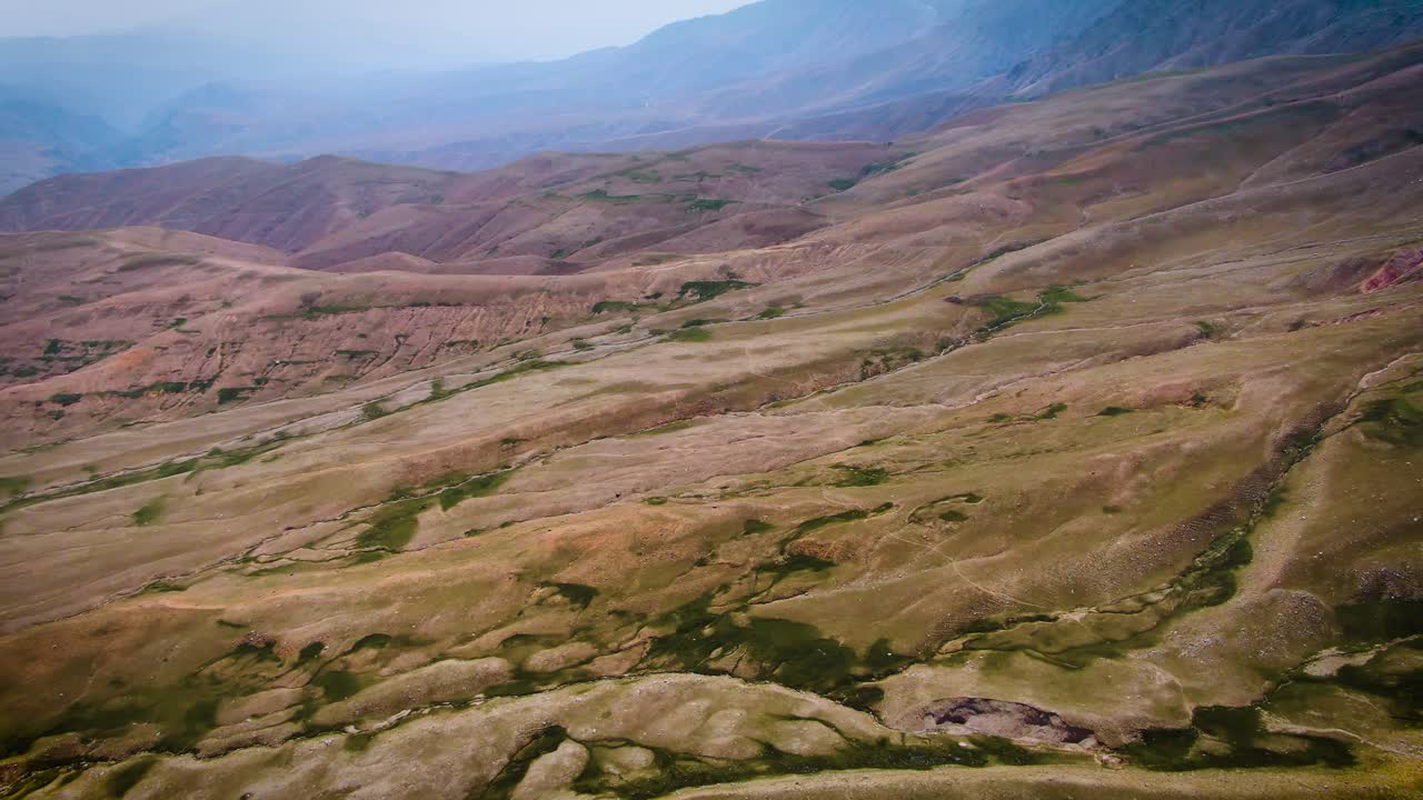 Paesaggi esotici nei dintorni dei Monti Arashan a Namangan, Valle di Fergana, Uzbekistan
