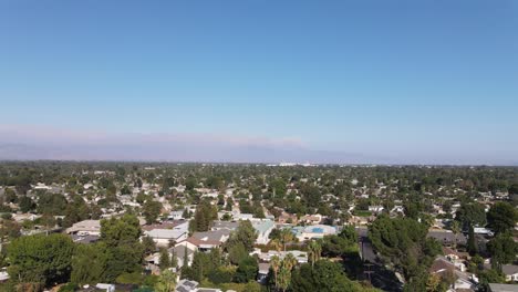 Vista-Aérea-De-La-Quema-De-Incendios-Forestales-En-Los-ángeles