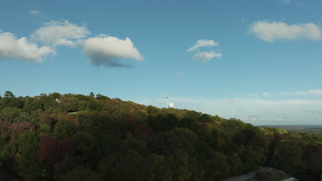 Monte-Sequoyah-Woods-En-Colores-Otoñales.