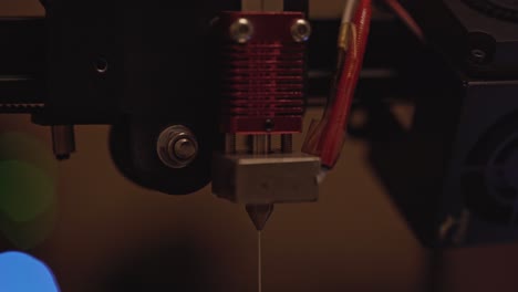 d printer extruding plastic pla from the hotend