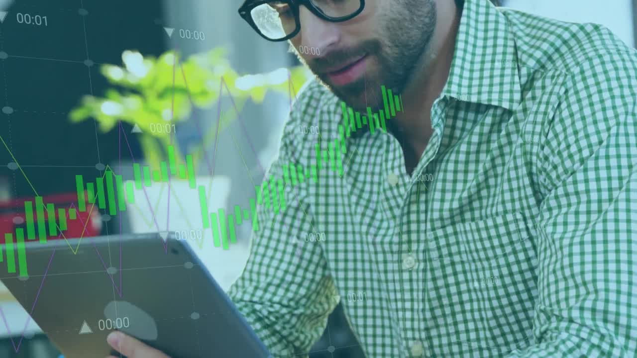 animación de gráficos financieros sobre el hombre caucásico usando la tableta
