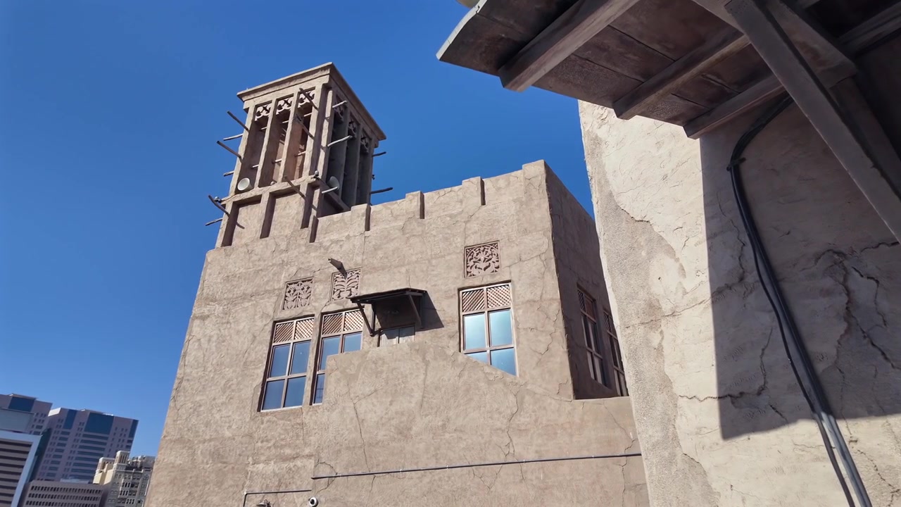 Un viaggio cinematografico attraverso il quartiere storico di Al Fahidi nella Vecchia Dubai, EAU.