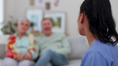 Psychologist-in-consultation-with-old-couple