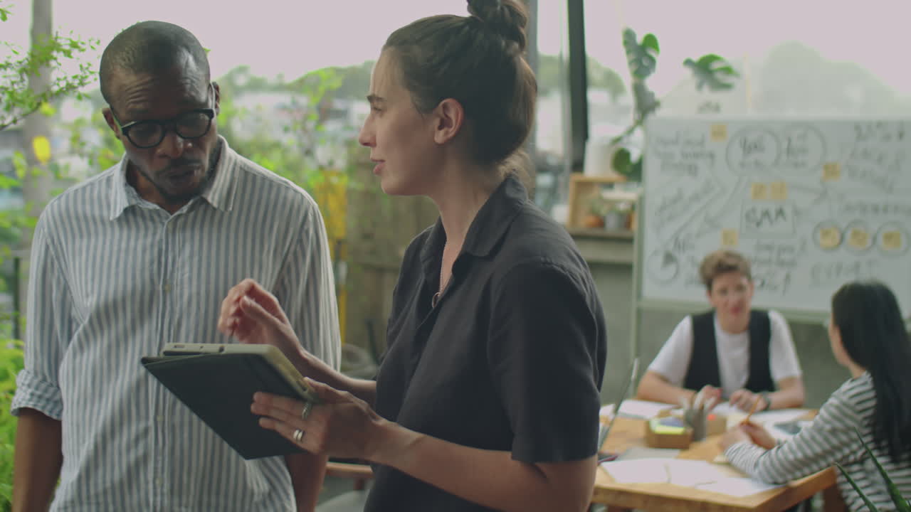 reunión de negocios en una oficina moderna
