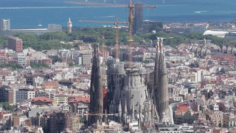 Sagrada-Familia-Wide-4K-00