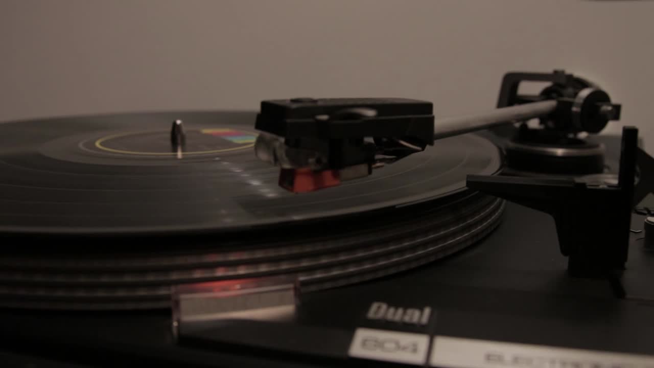 활동 중인 레코드 플레이어