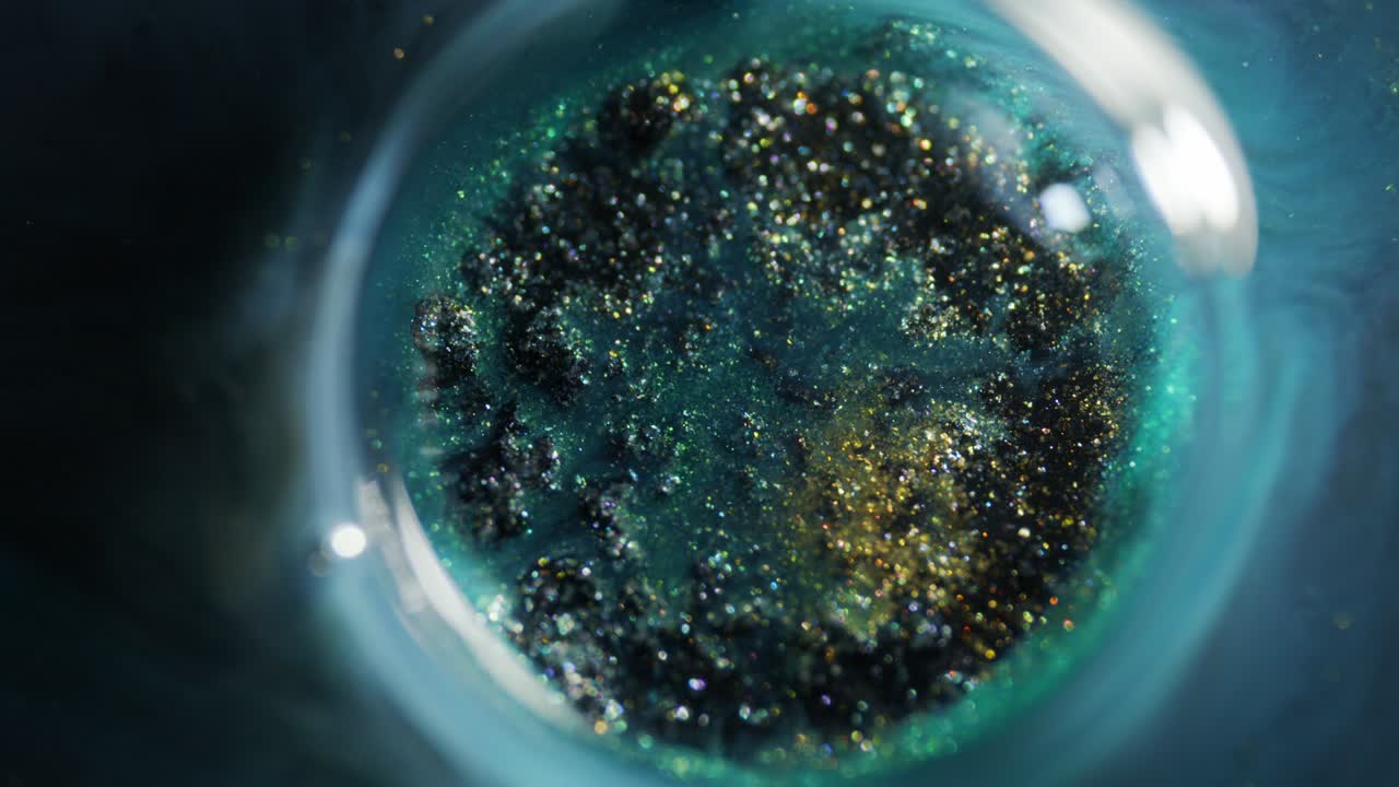 снимки с жидкой живописью.