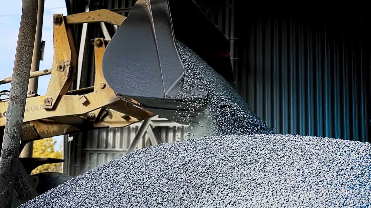 발굴기 로딩 자갈