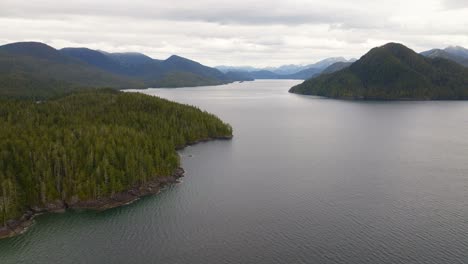 Die-Ausgedehnte-Küste-Der-Pazifischen-Nordwesten-Naturumgebung-In-Alaska