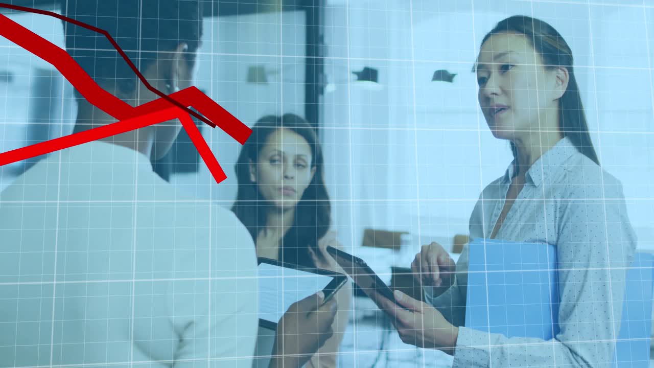 사무실에서 이야기하는 다양한 사업가들에 대한 데이터 처리 애니메이션