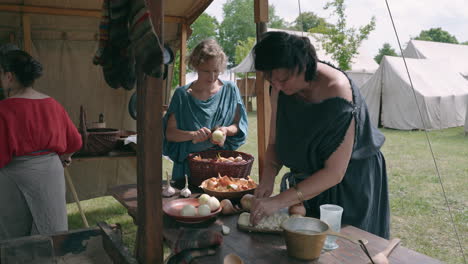 medieval women preparing food