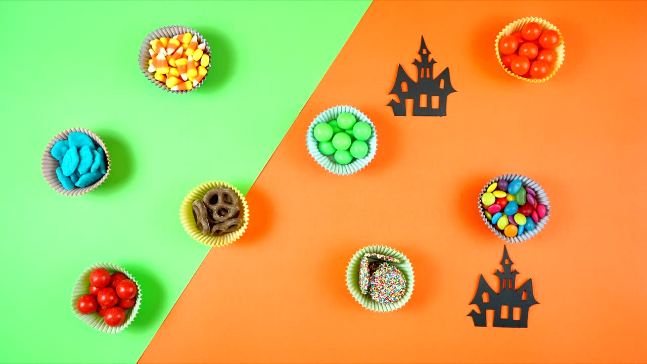 할로윈 사탕과 상징 현대 미니멀리즘 플래트레이 스 모션 루프