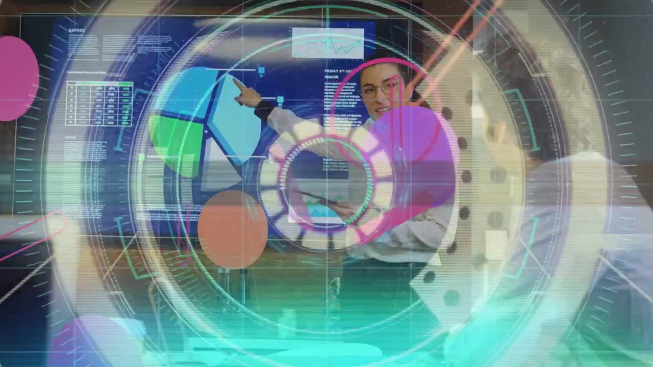 Kvindelig leder trykker på tablet, peger på cirkeldiagram i forretningsmøde, udløser HUD-overlay for feedback.