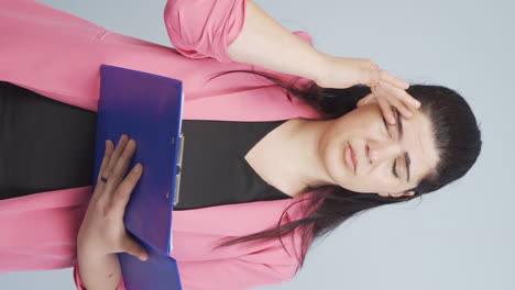 Vertical-video-of-Business-woman-with-sore-eyes.