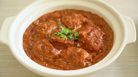 chicken-tikka-masala-spicy-curry-meat-food-with-roti-or-naan-bread---Indian-food-style