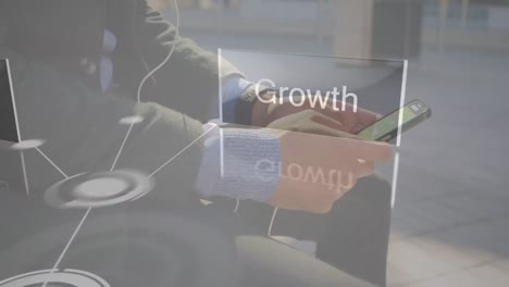 animación del procesamiento de datos sobre un empresario caucásico que usa un teléfono inteligente
