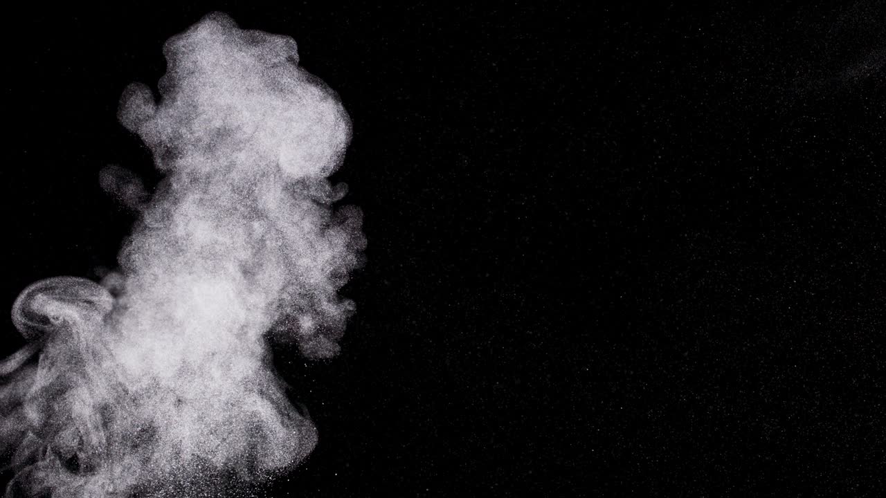 검은 바탕에 분리 된 파우더