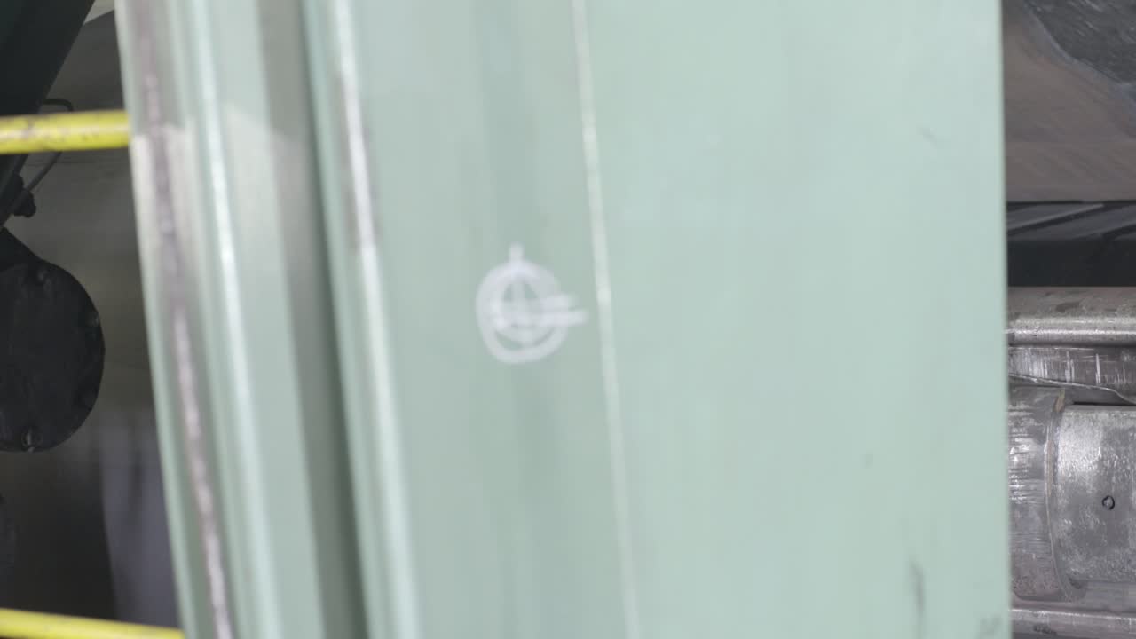 procesamiento de bobinas de acero en una instalación de fabricación