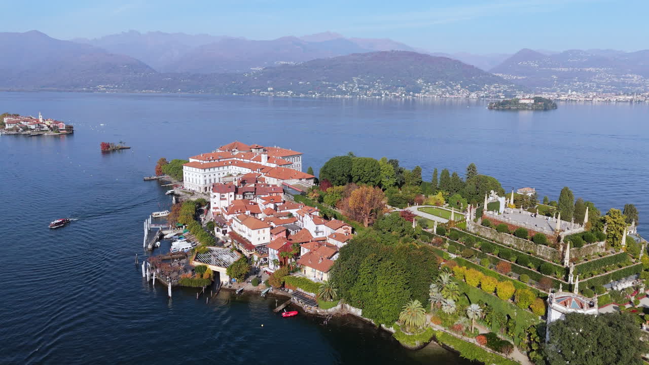 Isola Bella and Isola dei Pescatori in Lake Maggiore scenic view