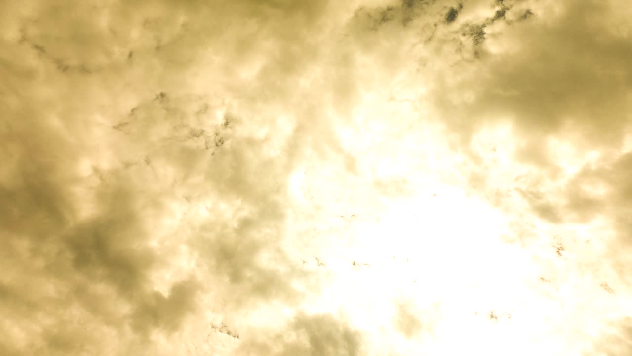 cielo nublado, bucle de nubes tormentosas. lapso de tiempo