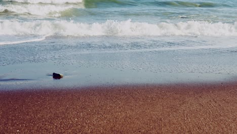 relajantes olas del mar en cámara lenta