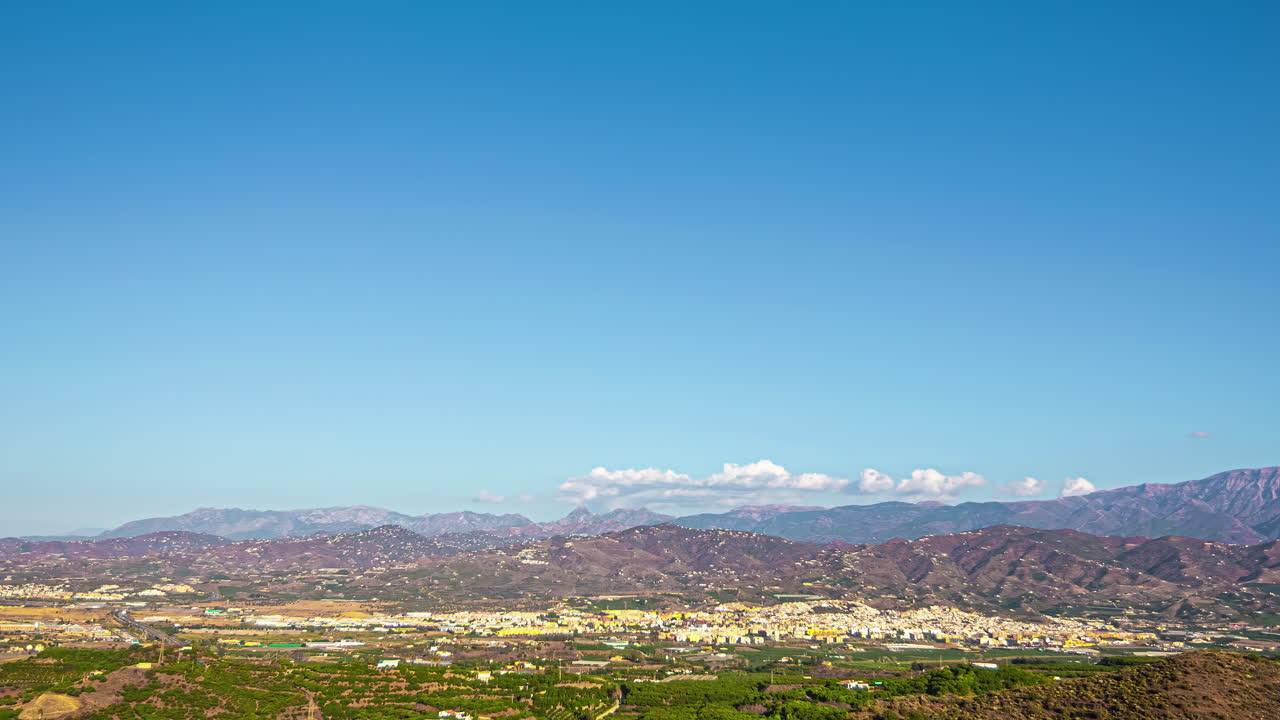말라가의 포도, 안달루시아의 밝고 은 풍경에서 타임 스