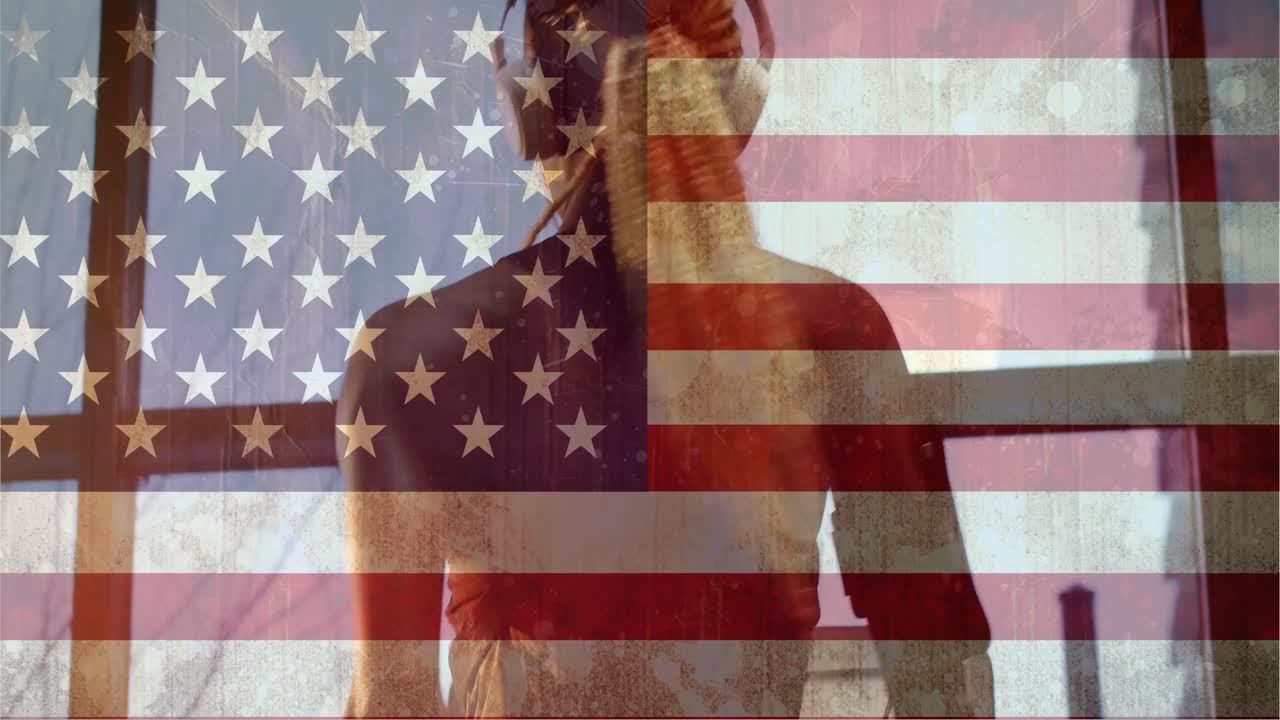 mujer trabajando en el gimnasio