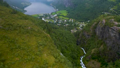 Drohnenaufnahmen-Aus-Der-Luft-Vom-Geirangerfjord,-Norwegen