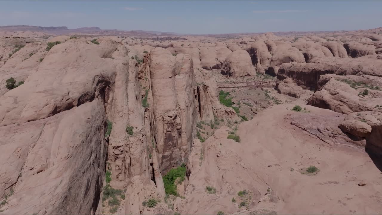 Vista aerea del deserto di roccia rossa di Moab, Utah.