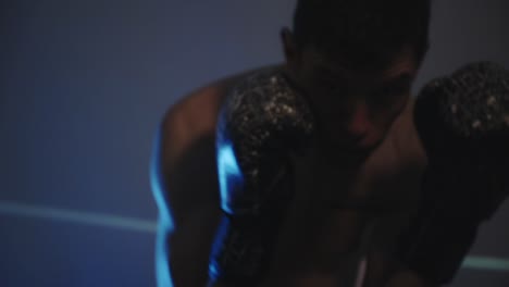entrenamientos de boxeadores en el estudio - entrenamiento de combate de boxeo - de cerca