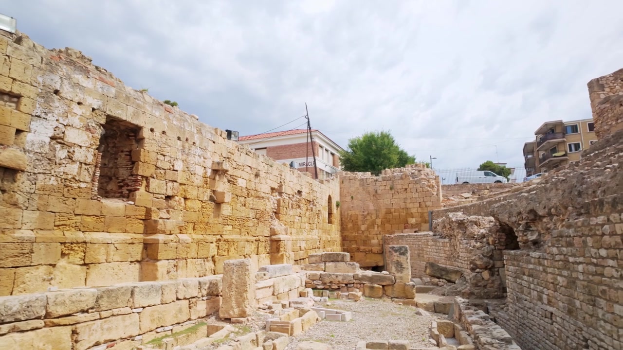 Tarragona, Spagna, 20 agosto 2025, antiche rovine romane della basilica paleocristiana di Tarragona