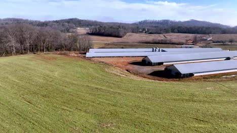 Luftangriff-Auf-Die-Hühnerfarm-In-Wilkes-County,-NC,-North-Carolina