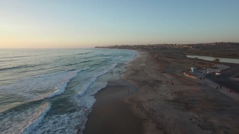 Una-Hermosa-Antena-Sobre-La-Costa-De-California-Al-Norte-De-San-Diego-2