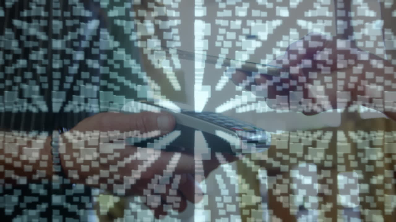 animación del candado de seguridad de la red sobre las personas que utilizan el terminal de pago