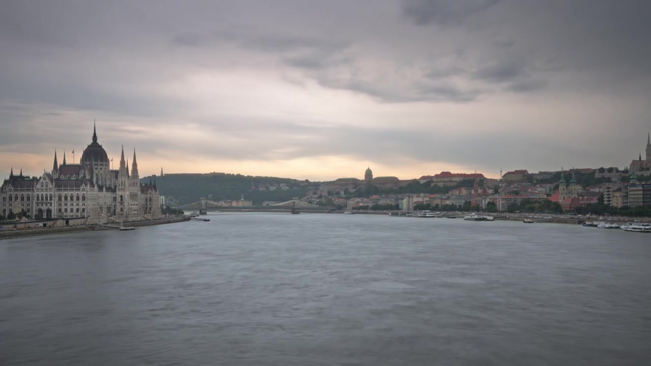Timelapse dello skyline della città di Budapest