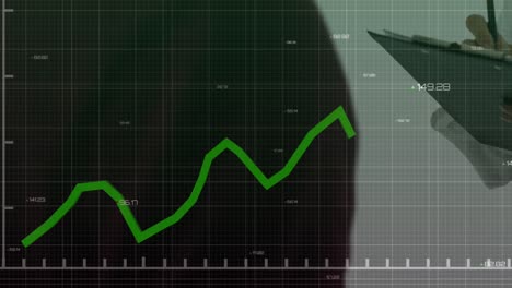 Animación-De-Línea-Verde-Sobre-Cuadrícula-Y-Procesamiento-De-Datos