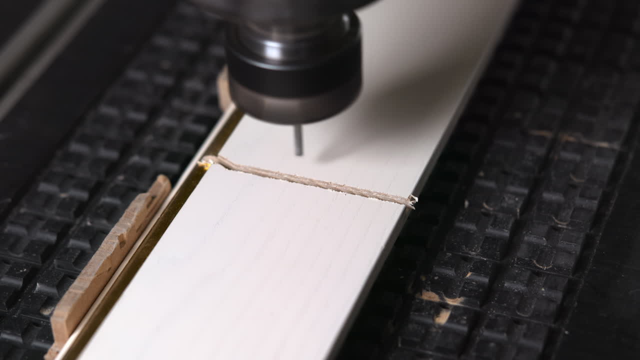Lavorazione del legno con macchine CNC