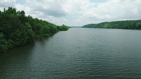 View-Of-A-Tranquil-River-In-Mousetail-Landing-State-Park,-Linden,-Tennessee,-USA---drone-shot