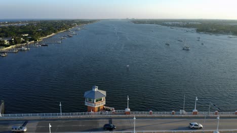 drone-reveal-of-the-Ocean-Ave-Bridge-in-Lantana,-Florida,-over-the-Intercoastal-Waterway