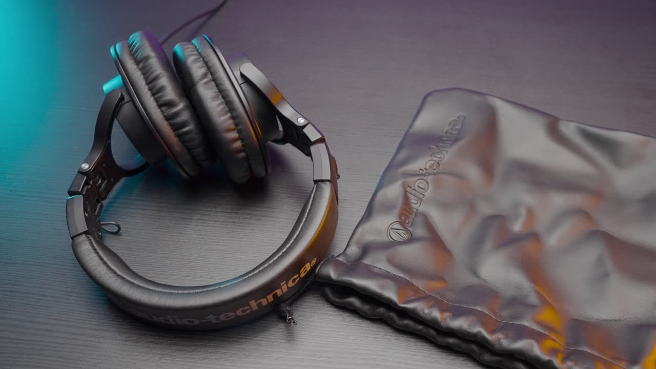 auriculares y cajas de audio-technica