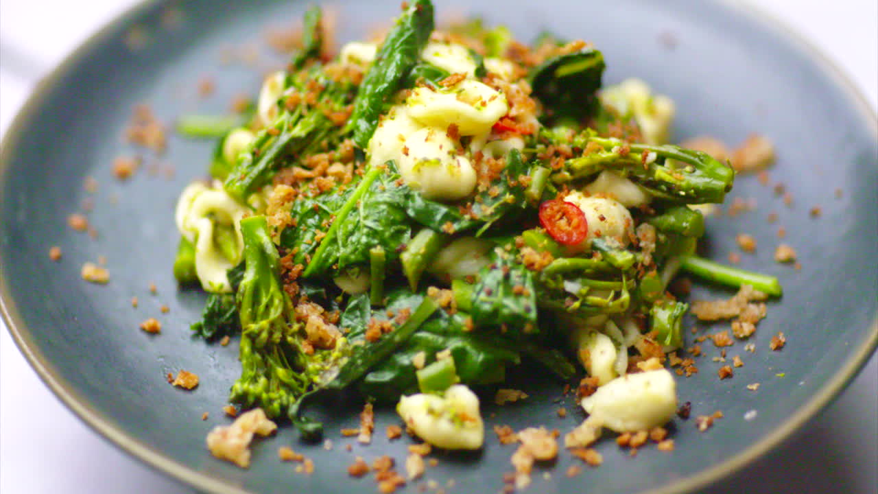 채식주의 파스타 접시