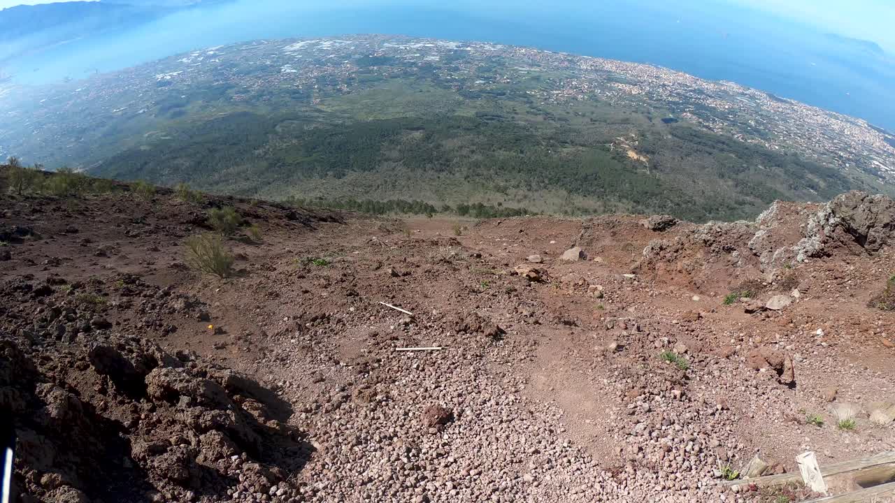 una vista panorámica del monte vesubio al golf de nápoles