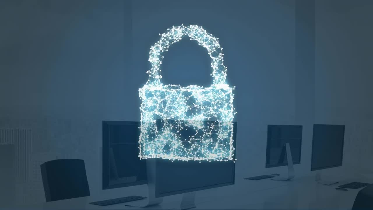 animación de candado digital y nube sobre computadoras en la oficina