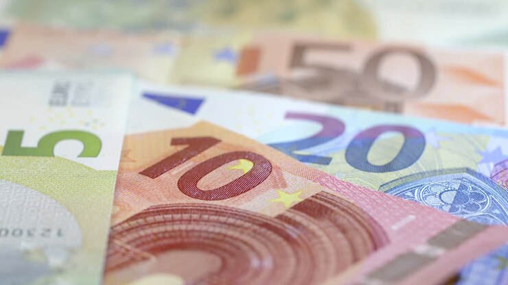 Sich drehende Euroscheine