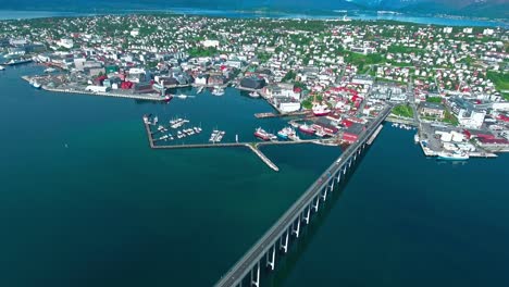 Puente-De-La-Ciudad-De-Tromso,-Imágenes-Aéreas-De-Noruega.