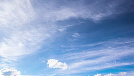 Timelapse-of-a-dramatic-sky-with-beautiful-white-clouds-of-all-shapes