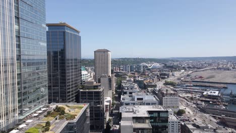 Luftflug-Von-Wolkenkratzern-In-Der-Innenstadt-Von-Seattle