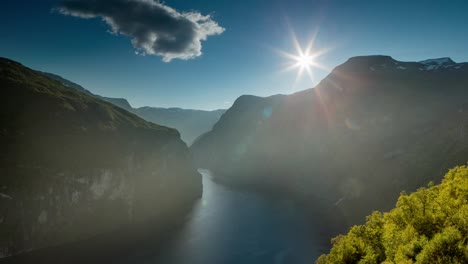 Geiranger-Rays-4K-01